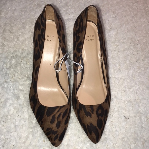 A New Day Leopard Print Heels 9.5 - Picture 5 of 6